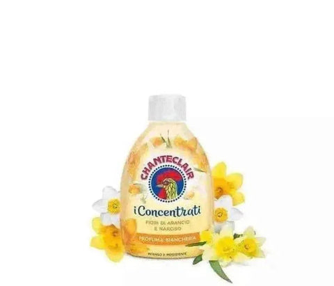 Chante Clair geconcentreerde wasparfum fles sinaasappel narcissen 220ml met bloemenachtergrond.
