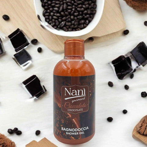Nani suarez cadeauverpakking bodymist en bad/douche gourmand chocoladeHemelse-geuren.nlNani suarez cadeauverpakking bodymist en baddouche gourmand chocolade