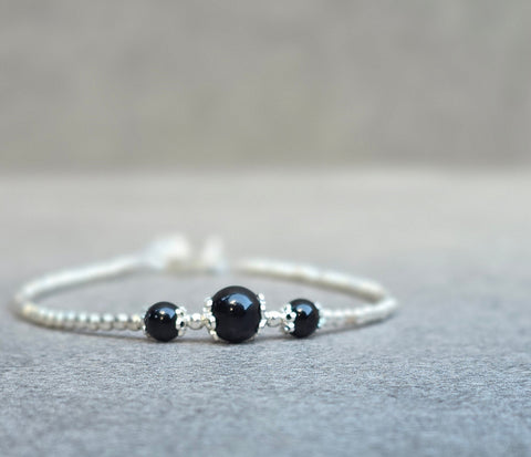 Beschermende Coccu Armband, 925 Zilver met 1 grote en 2 kleine Onyx stenen, Sardisch Amulet tegen Negativiteit