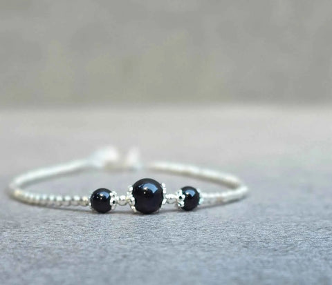 Beschermende Coccu Armband, 925 Zilver met 1 grote en 2 kleine Onyx stenen, Sardisch Amulet tegen Negativiteit - Hemelse-geuren.nl