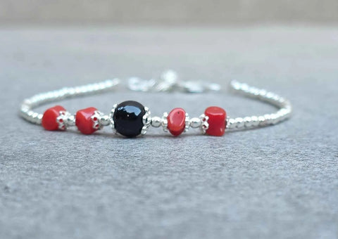 Beschermende Coccu Armband, 925 Zilver met Onyx en Rood Koraal, Sardisch Amulet tegen Negativiteit - Hemelse-geuren.nl