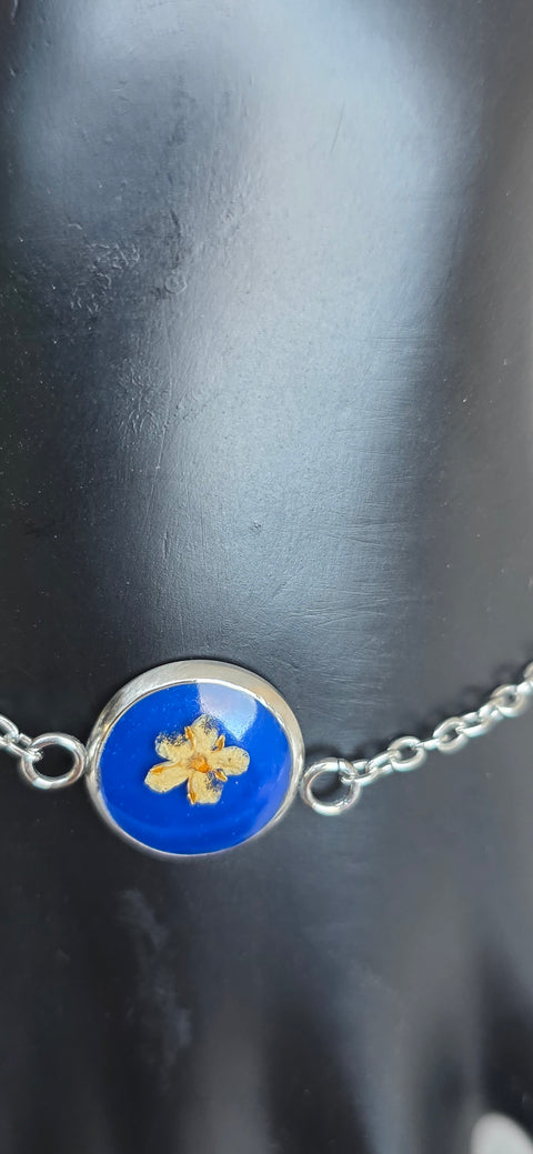 Armband zilverkleur met wilde vlierbloesem handgemaakt op Sardinië Sambuco selvatico blu grande