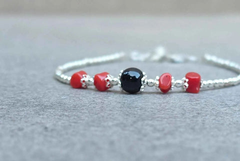 Beschermende Coccu Armband, 925 Zilver met Onyx en Rood Koraal, Sardisch Amulet tegen Negativiteit - Hemelse-geuren.nl