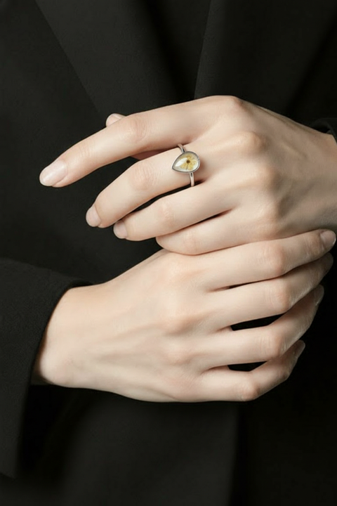 Ring druppel zilverkleur met wilde vlierbloesem handgemaakt op Sardinië Sambuco Bianca