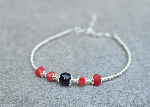 Beschermende Coccu Armband, 925 Zilver met Onyx en Rood Koraal, Sardisch Amulet tegen Negativiteit - Hemelse-geuren.nl