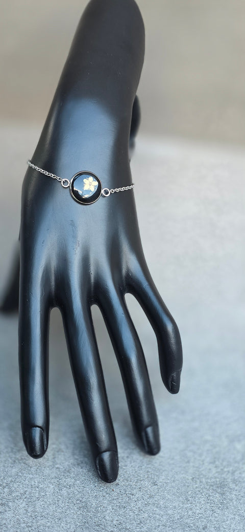 Armband zilverkleur met wilde vlierbloesem handgemaakt op Sardinië Sambuco selvatico nero media